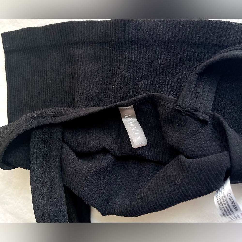 ANWND Ribbed Cropped Top NWOT - Picture 3 of 3